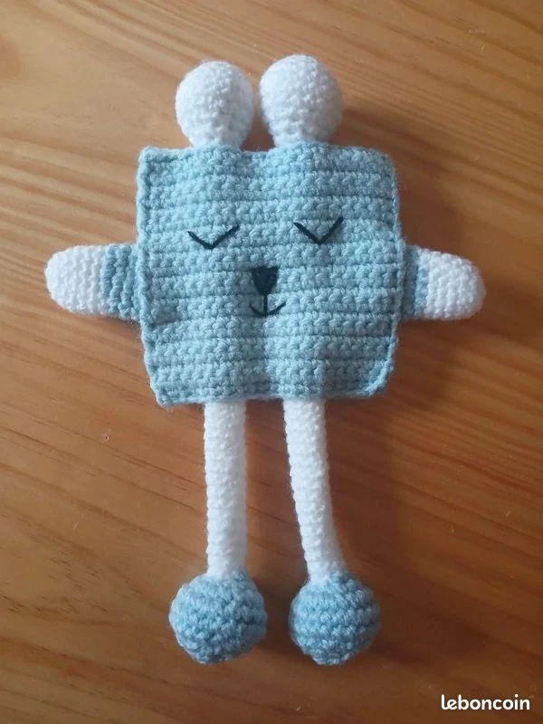 Divertido osito de ganchillo hecho a mano – photo 3